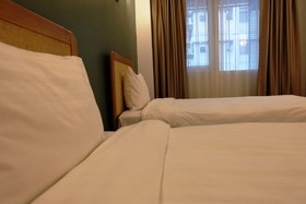 Cozy @ 9 Hotel & Kitchen