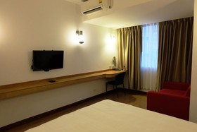 Cozy @ 9 Hotel & Kitchen