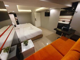 Deco Lux Hotel