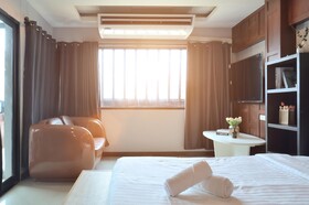 Deco Lux Hotel