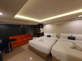 Deco Lux Hotel