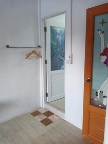 D House Hostel