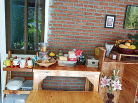 D House Hostel