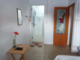D House Hostel