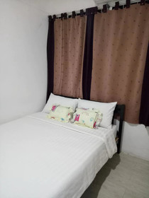 D House Hostel