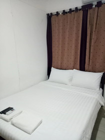 D House Hostel