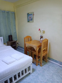 D House Hostel