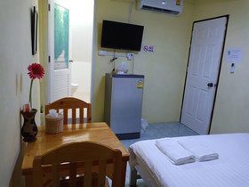 D House Hostel