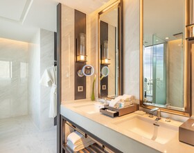 Eastin Grand Hotel Phayathai