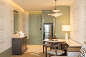 Eastin Grand Hotel Phayathai