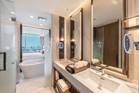 Eastin Grand Hotel Phayathai