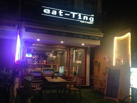 Eat Ting Cafe and Hostel