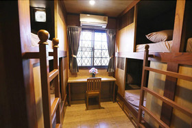 Golden Pagoda Hostel&Cafe