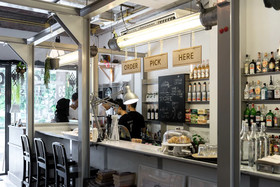 Good One Hostel & Cafe Bar