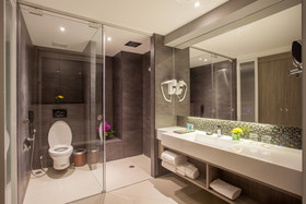 Grand 5 Hotel & Plaza Sukhumvit Bangkok