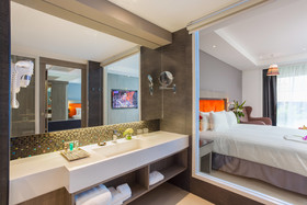 Grand 5 Hotel & Plaza Sukhumvit Bangkok