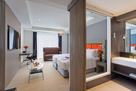 Grand 5 Hotel & Plaza Sukhumvit Bangkok