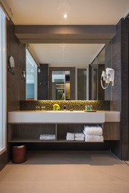 Grand 5 Hotel & Plaza Sukhumvit Bangkok