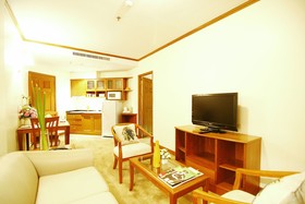 Grand Diamond Suites Hotel