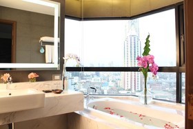 Grand Diamond Suites Hotel
