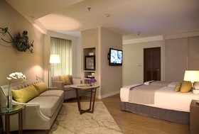 Grand Diamond Suites Hotel