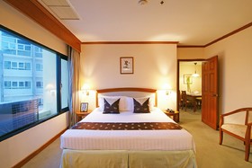 Grand Diamond Suites Hotel