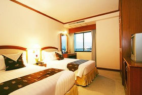 Grand Diamond Suites Hotel