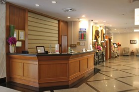 Grand Diamond Suites Hotel