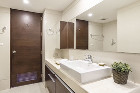Innermost Pratunam by Favstay