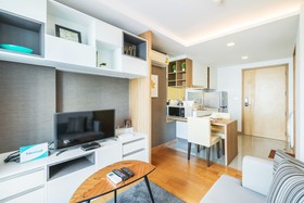Interlux Premiers Sukhumvit 13 by Favstay