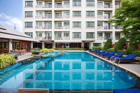 Lasalle Suites & Spa