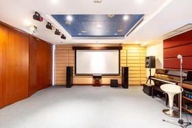Lasalle Suites & Spa