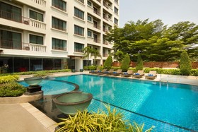 Lasalle Suites & Spa