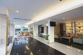 Leenova Hotel