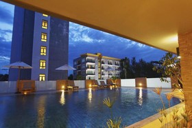 Leenova Hotel