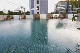 Leenova Hotel