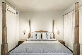Lion's Den Hotel