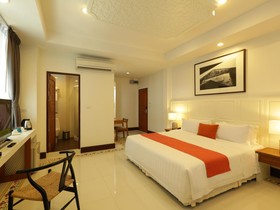 Nandha Hotel