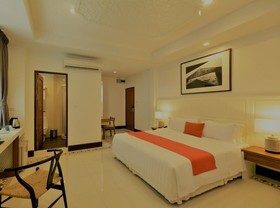 Nandha Hotel