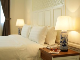 Nandha Hotel