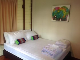 Nang Ta Yon At Ban Thap Chang Hostel