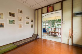 Nang Ta Yon At Ban Thap Chang Hostel