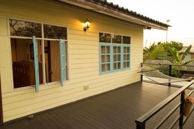 Nang Ta Yon At Ban Thap Chang Hostel