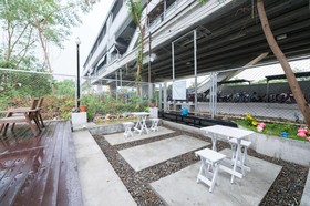 Nang Ta Yon At Ban Thap Chang Hostel
