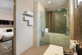 Metropolis Suites Bangkok, Tapestry Collection by Hilton