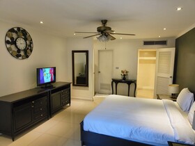 Omni Tower Direct Rooms
