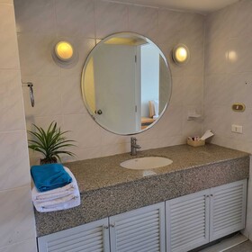 Omni Tower Direct Rooms