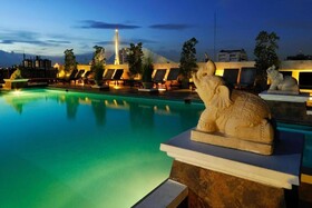 Rambuttri Village Inn & Plaza