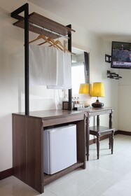 Rambuttri Village Inn & Plaza