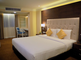 Royal President Suites